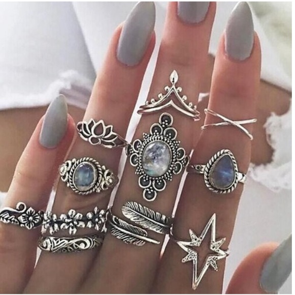 Jewelry - Beautiful 11 pcs Retro Style Ring Set